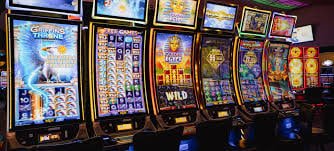 Tampilan dashboard permainan Playtech di halokakslot dengan kategori slot dan live-dealer
